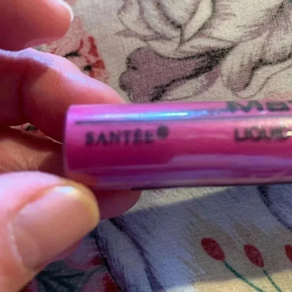 Santee Pink Matte Ladies Liquid Lipstick - Picture 3 of 4